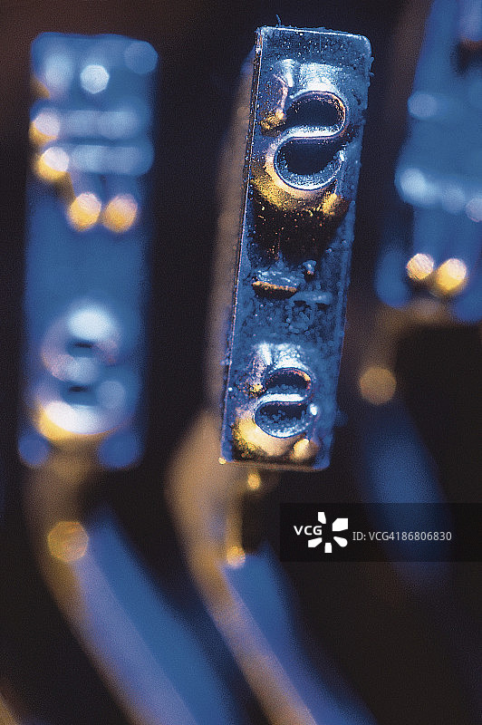 打字机字杆上的字母S图片素材