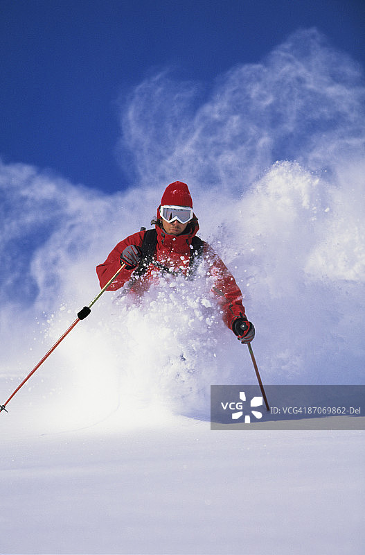 在犹他州滑雪的男人图片素材