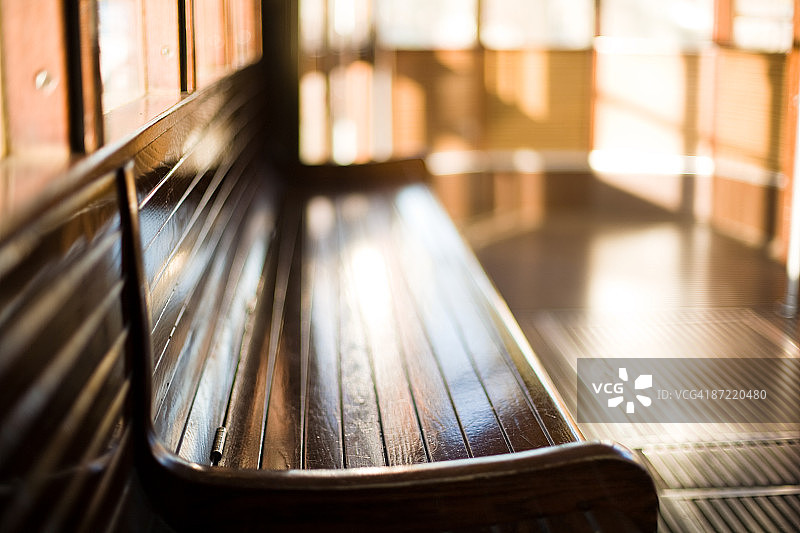 米兰有轨电车内部图片素材