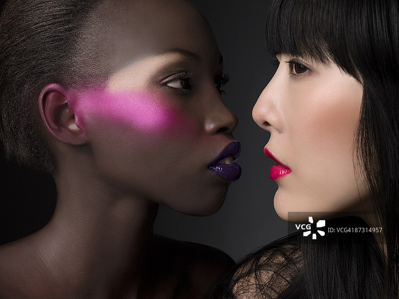 妆容明艳的女人图片素材