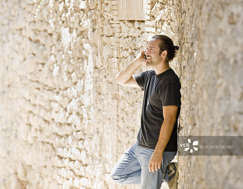 男人在打电话图片素材