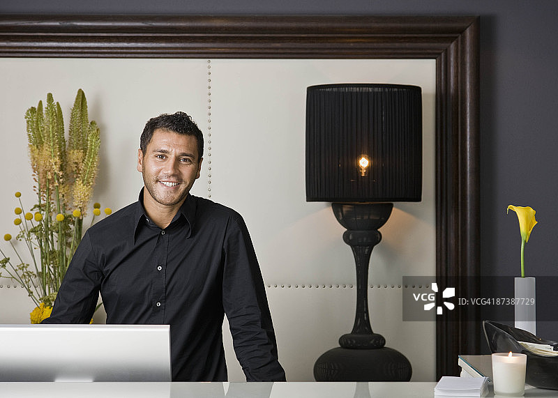 男接待员的肖像图片素材