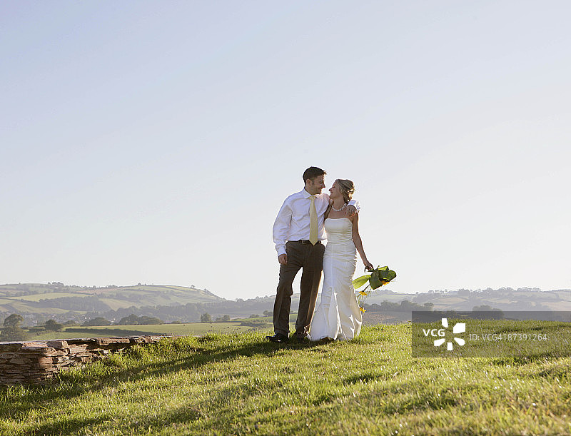 新婚夫妇的婚礼日图片素材