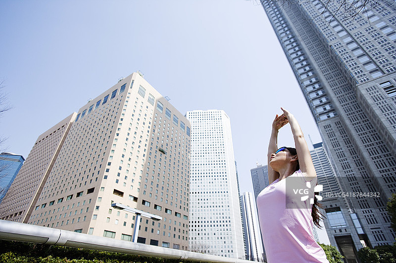 正在做体操的女人图片素材