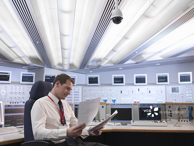 控制室内的操作员图片素材