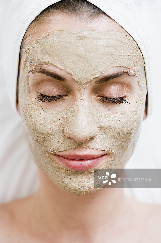 戴口罩的女人图片素材