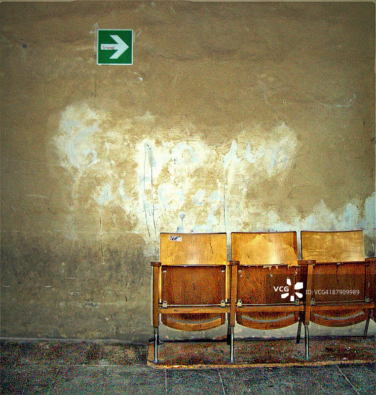 安全出口标志图片素材