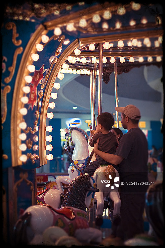 旋转木马图片素材