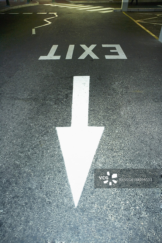 停车场出口车道图片素材