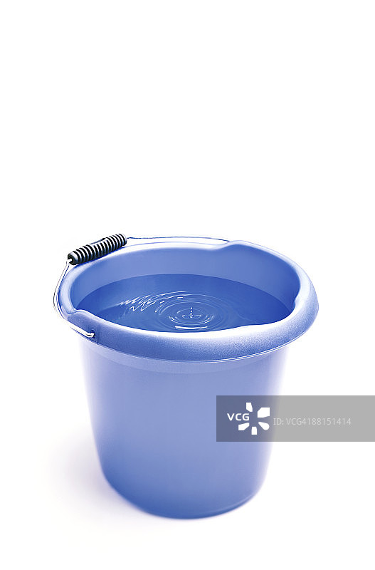 水桶接漏水图片素材