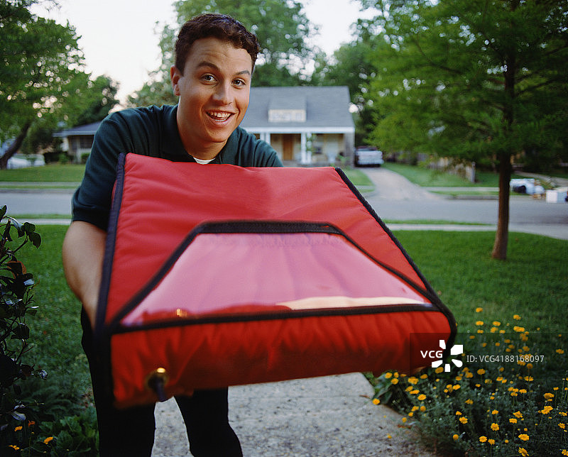 送披萨的男人图片素材