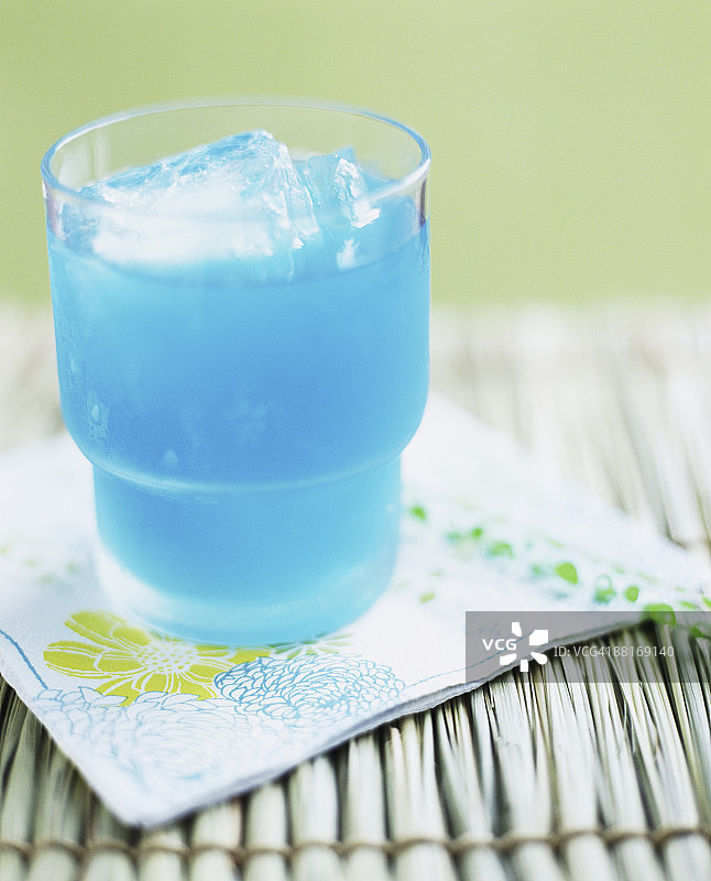 蓝色鸡尾酒图片素材