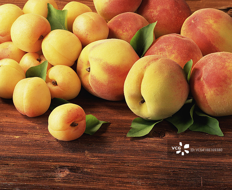 桃子和杏子图片素材