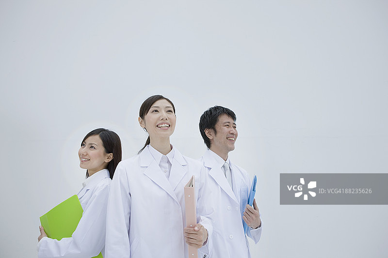 微笑的科研科学家肖像图片素材