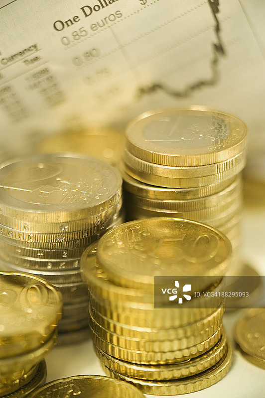 欧元硬币和汇率图片素材