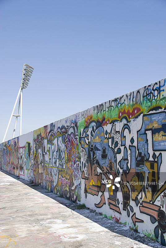 德国柏林普伦茨劳贝格区 Mauerpark 公园泛光灯图片素材