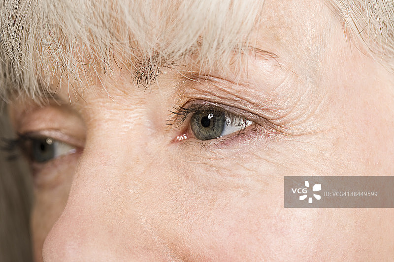 年长妇女的眼睛图片素材