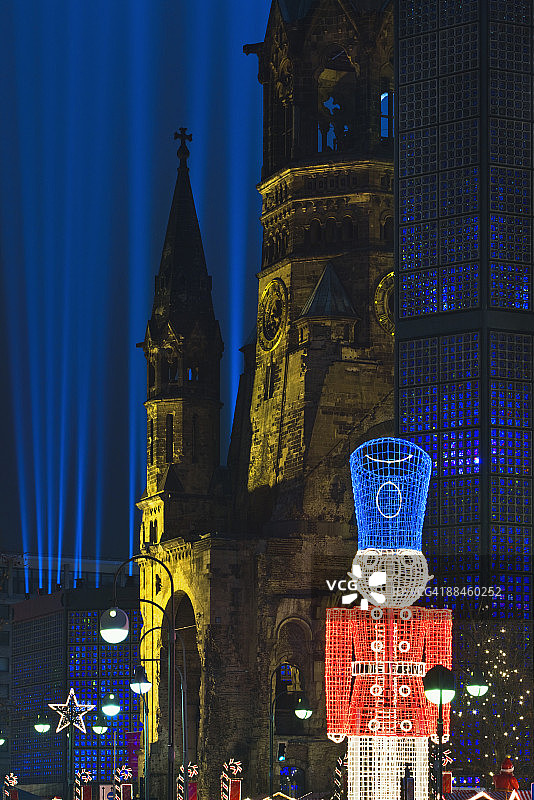 威廉皇帝纪念教堂前的圣诞灯饰图片素材