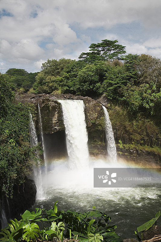 美国夏威夷大岛希洛的彩虹瀑布图片素材