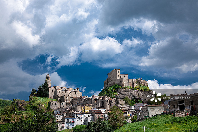 卢卡尼白云石山图片素材