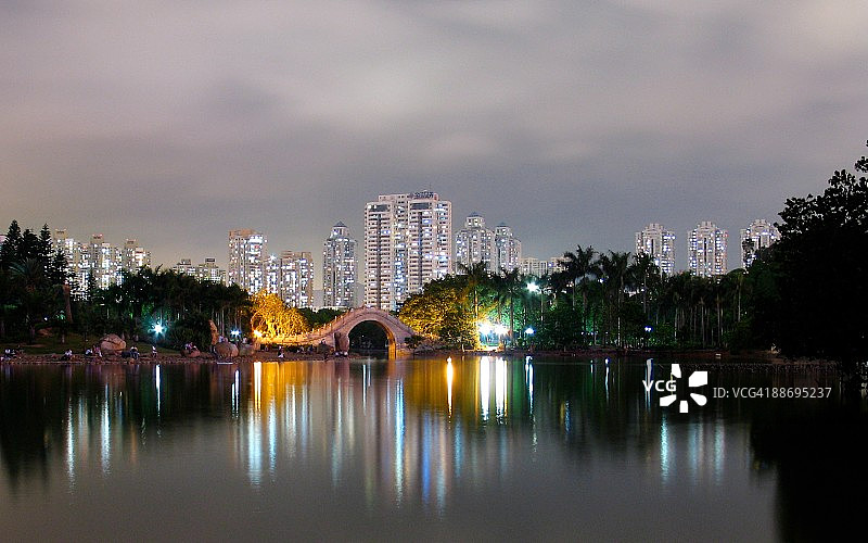 荔枝公园中的湖泊图片素材