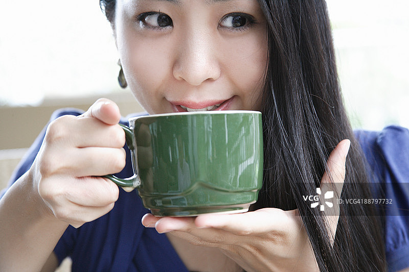 女商人喝茶图片素材