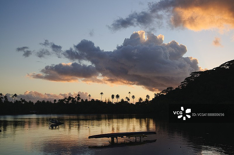 法属波利尼西亚拉伊阿特阿岛西海岸南太平洋图片素材