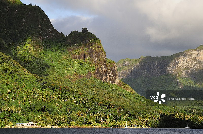 法属波利尼西亚茉莉雅岛库克湾，南太平洋图片素材