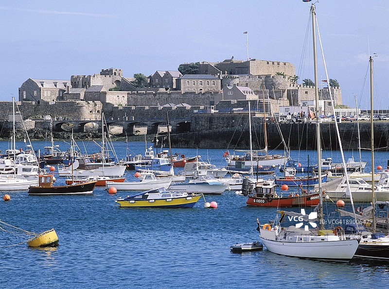 英格兰海峡群岛格恩西岛圣彼得港图片素材