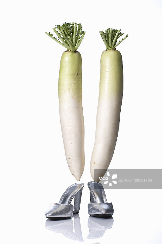 白萝卜和高跟鞋图片素材