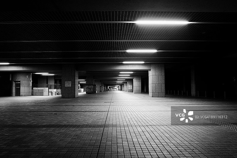 午夜徘徊图片素材