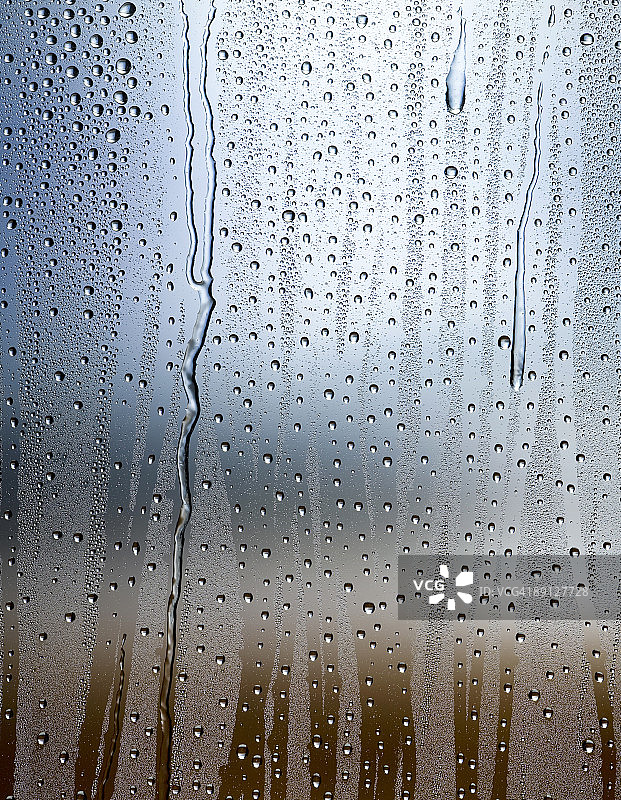 玻璃上形成冷凝水图片素材