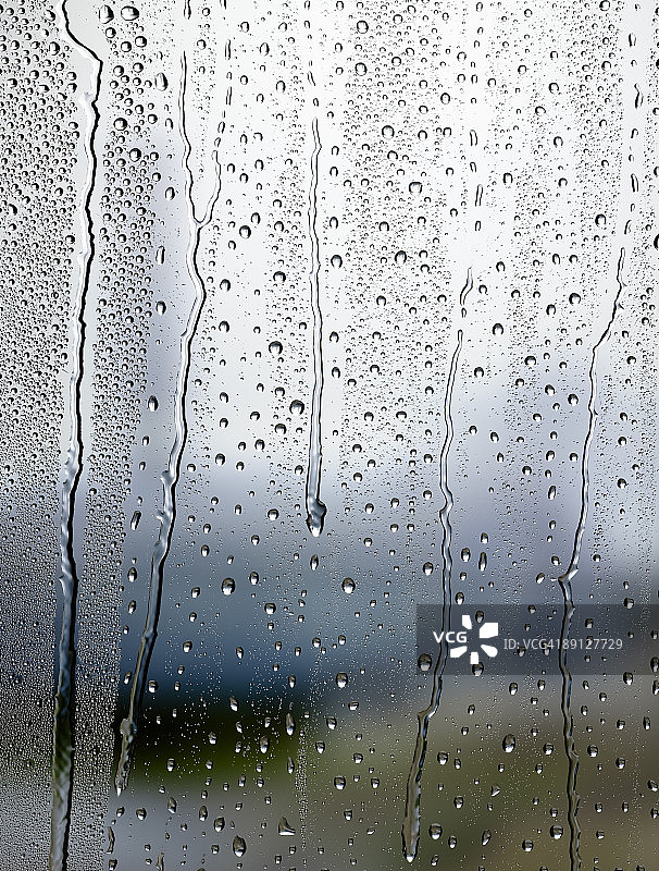雨天的冷凝水图片素材