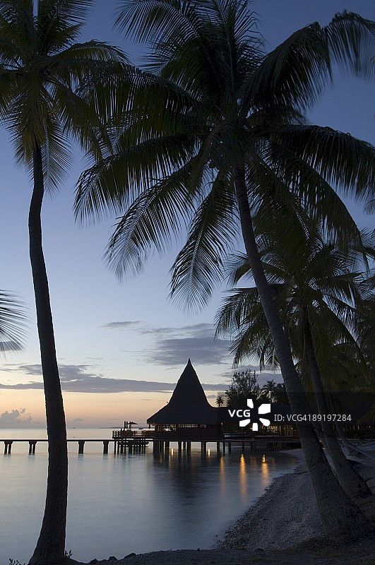 法属波利尼西亚土阿莫土群岛兰吉罗瓦岛起亚欧拉度假村，太平洋岛屿图片素材