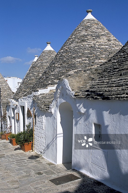 意大利阿尔贝罗贝洛的古老特鲁利房屋图片素材