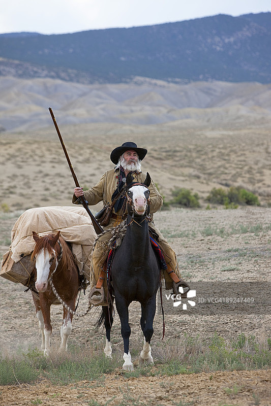 山区男子图片素材