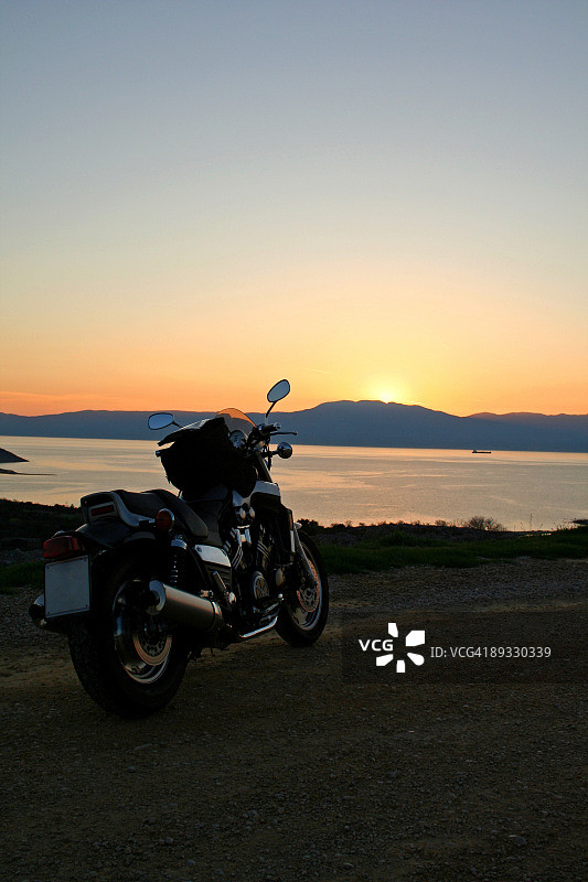 自行车与日落图片素材