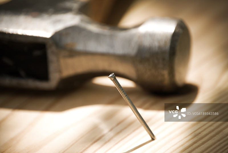 锤子和钉子图片素材