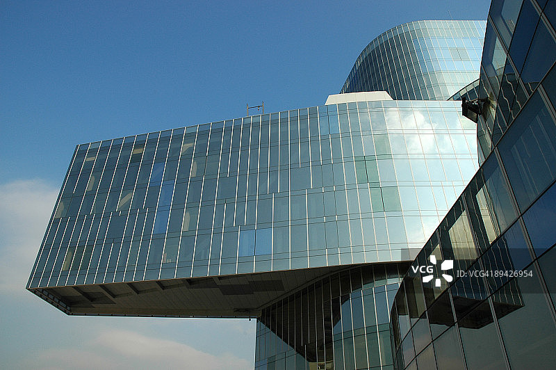 2006年11月22日，西班牙巴塞罗那天然气公司总部外墙图片素材