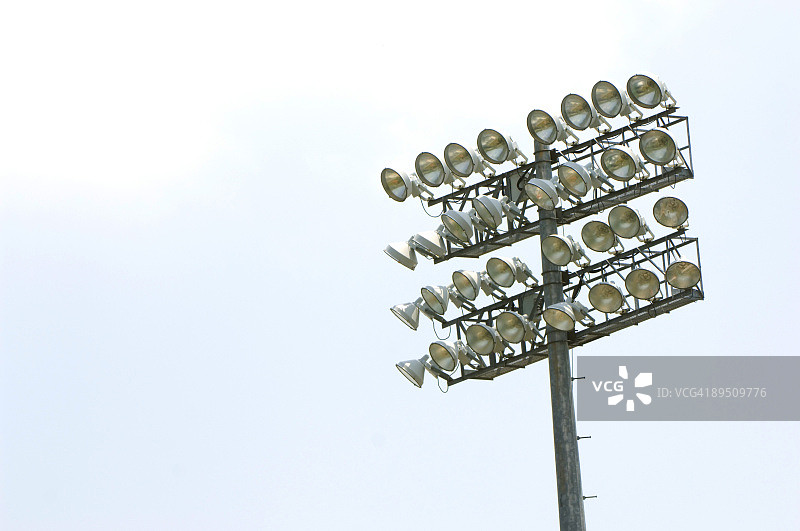 体育赛事或演唱会现场的体育场灯光图片素材