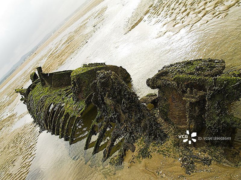 损毁的潜水艇图片素材