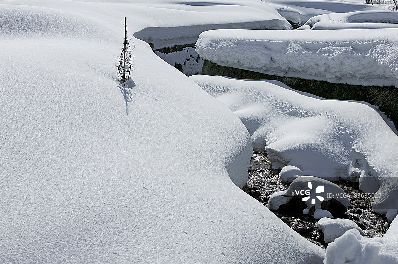 河流雪景图片素材