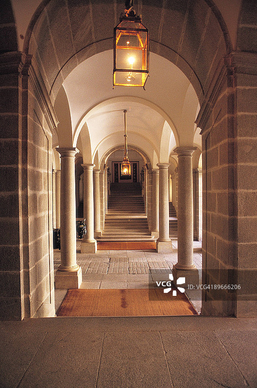 里奥夫里奥宫的阶梯与大厅，建于18世纪，塞哥维亚省图片素材