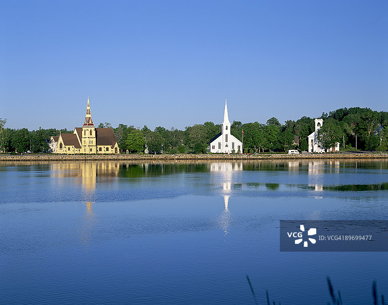加拿大新斯科舍省马洪湾的三座教堂图片素材