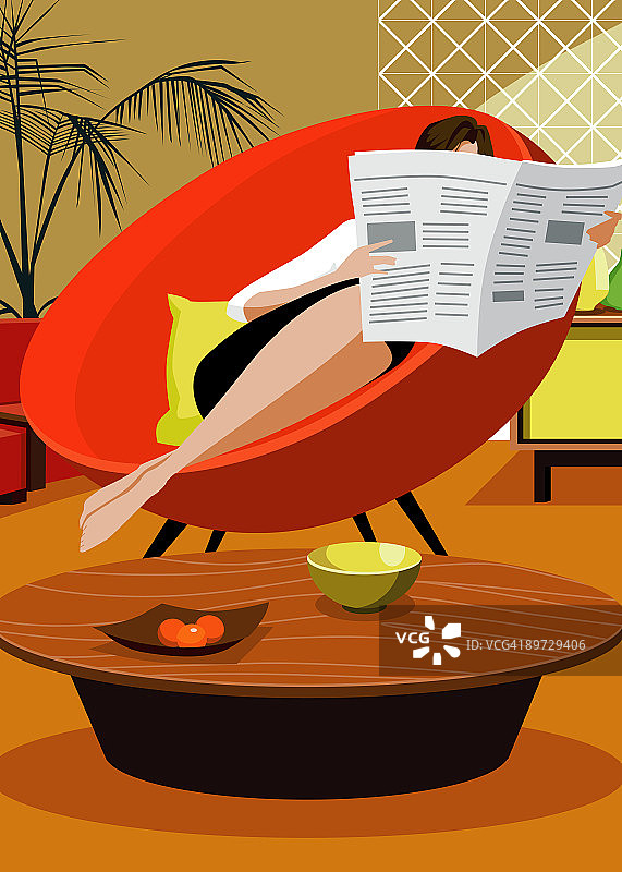 女人读报纸图片素材