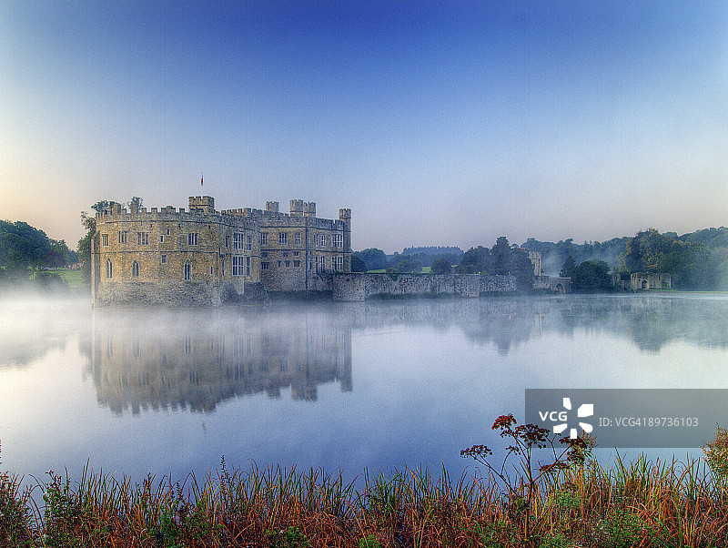 黎兹城堡的黎明图片素材