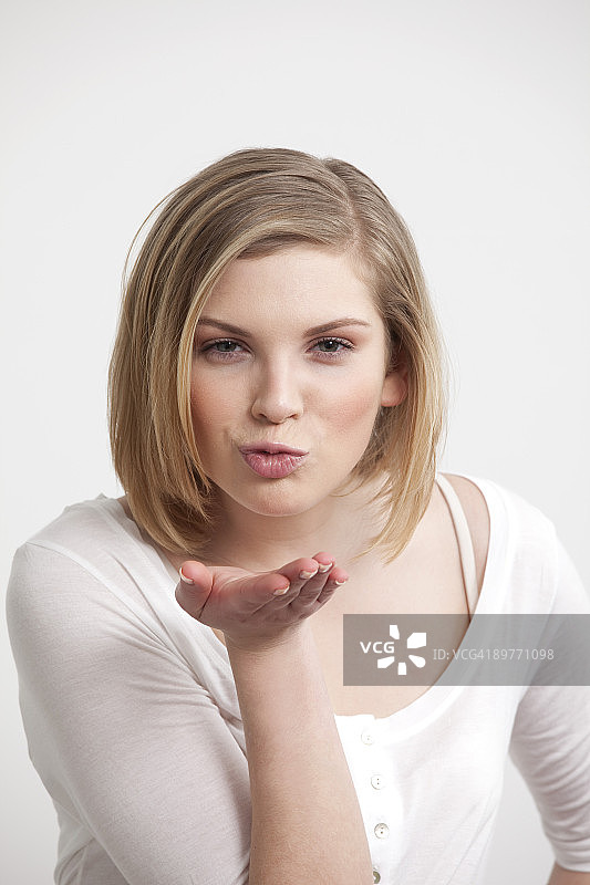 女人送飞吻图片素材