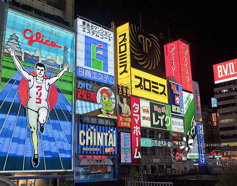 大阪心斋桥的霓虹灯图片素材