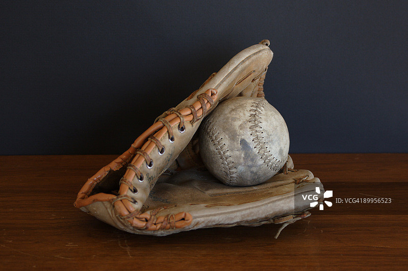 棒球和手套图片素材