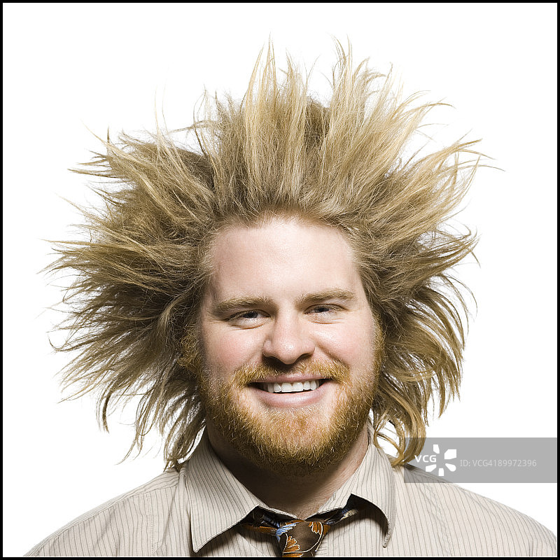 头发蓬乱的男人图片素材